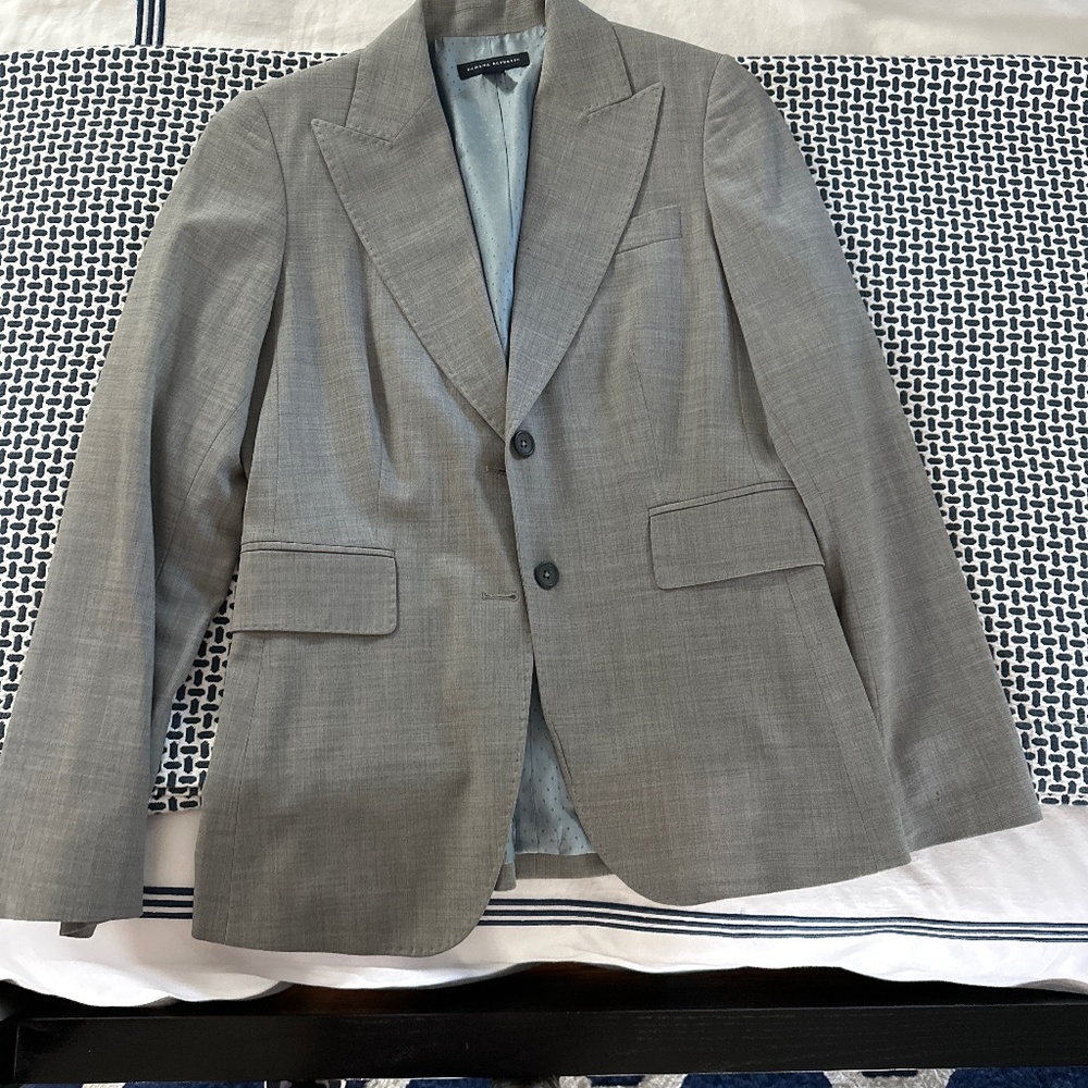 Suit 98% fine italian wool
